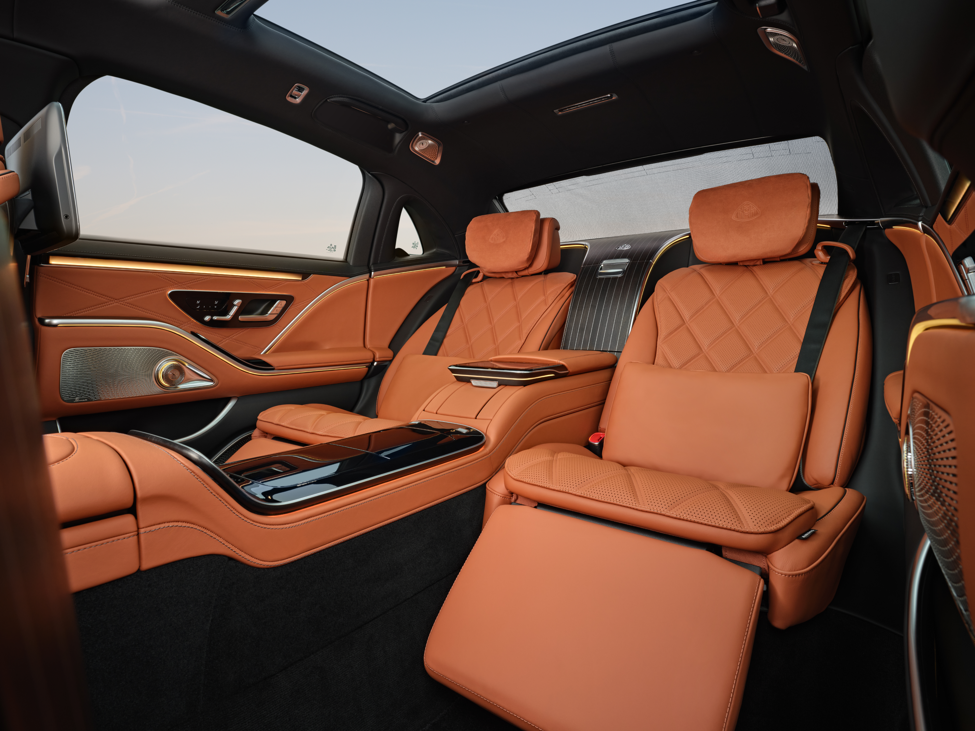 2025Feb Wheely Luxe Ottomans Image Desktop